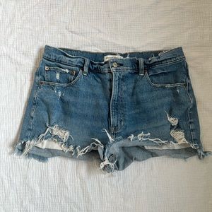 Abercrombie The Mom High Rise Short